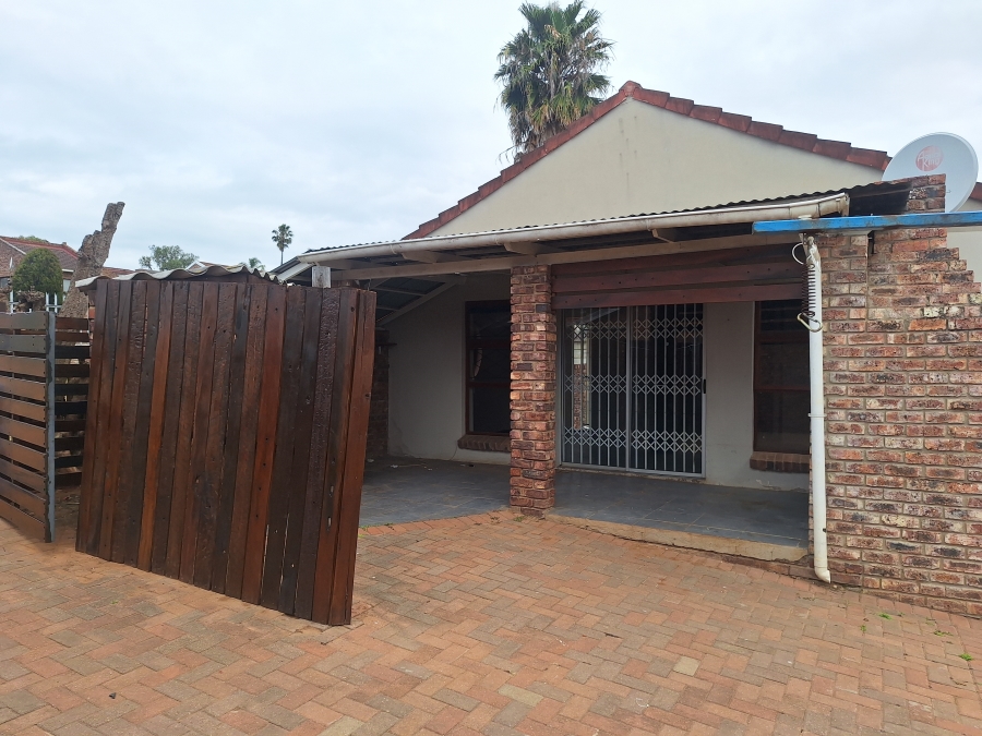 3 Bedroom Property for Sale in Strelitzia Park Eastern Cape